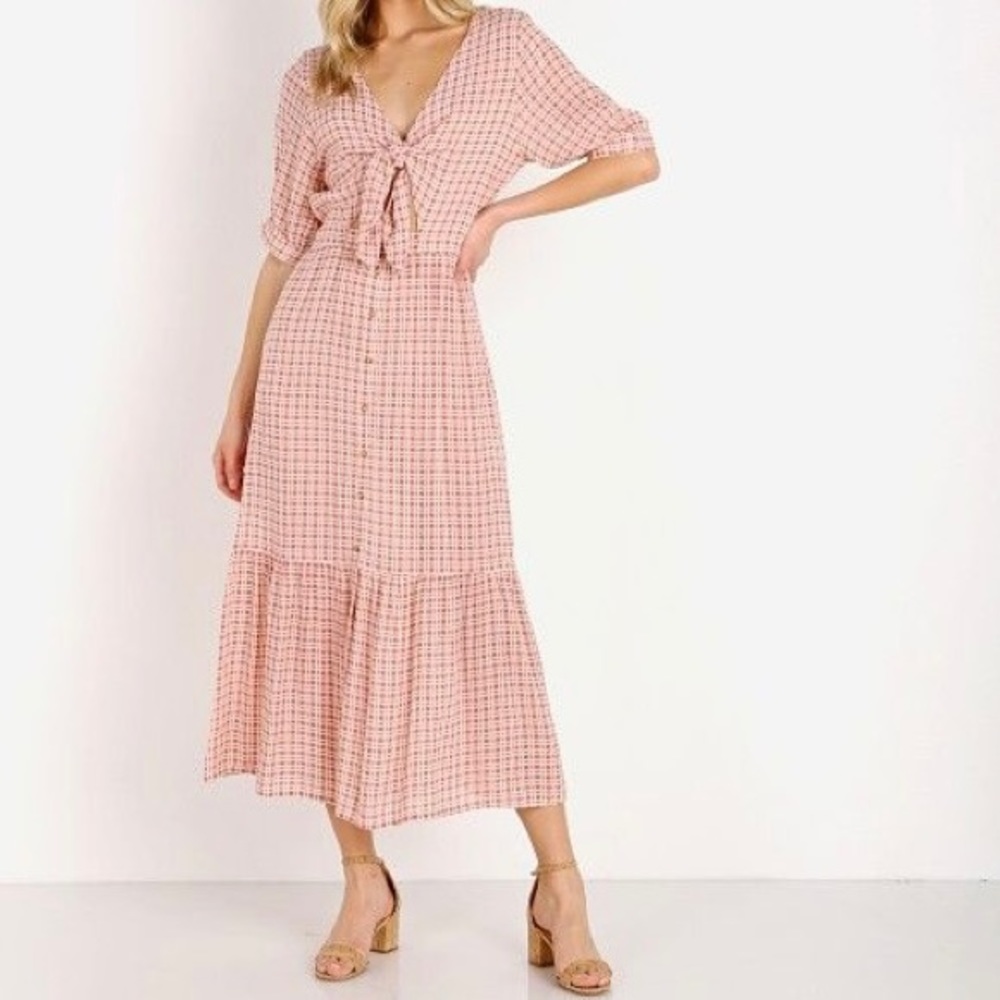 Faithfull the Brand Maple gingham midi dress. 💗
